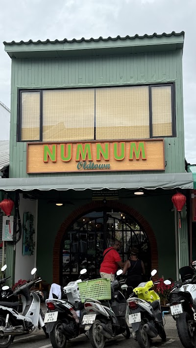 NumNum Old Town Cafe & Restaurant